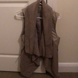 Fux leather and sweater vest